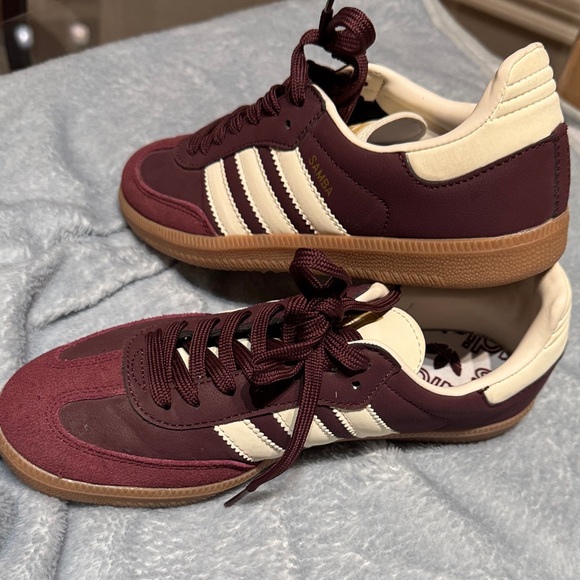 adidas Maroon and Cream Sneakers - Picture 2 of 6